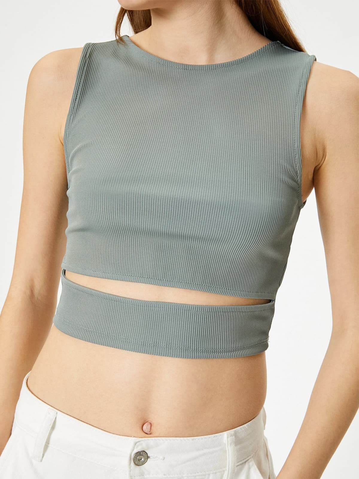 Short-Fit Sporty Round Neck T-shirt