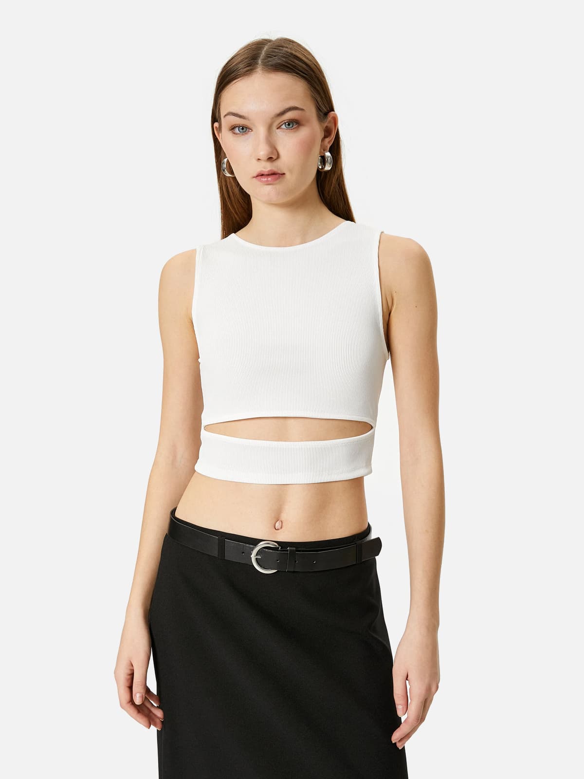 Short-Fit Sporty Round Neck T-shirt