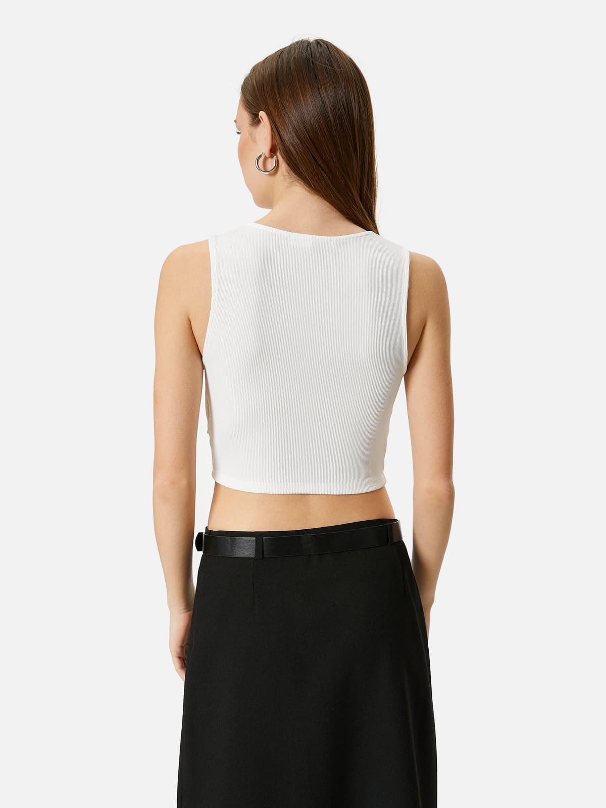 Short-Fit Sporty Round Neck T-shirt